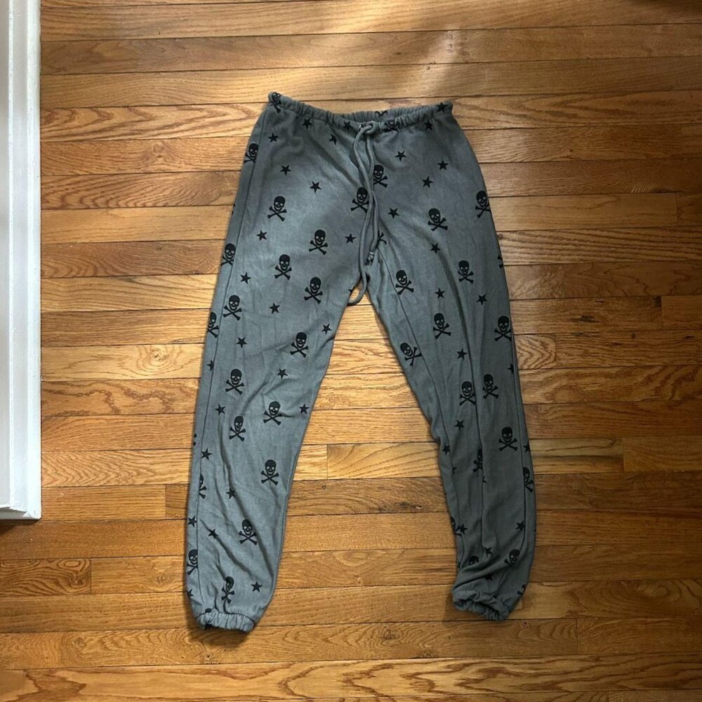 Chaser Women's Grey and Green Skull Joggers size xs